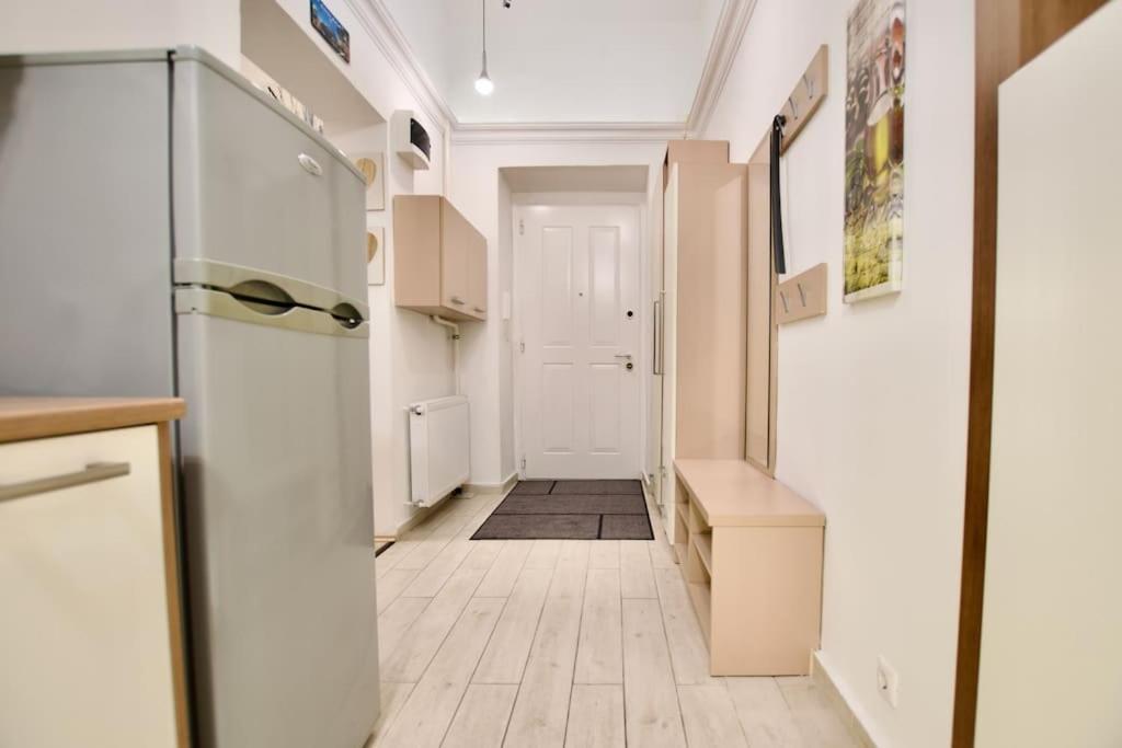 בודפשט Standard Apartment By Hi5- Podmaniczky Street מראה חיצוני תמונה